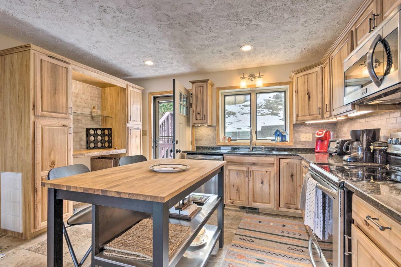Beech Mountain Retreat With Pool Access Near Slopes! Villa Bagian luar foto