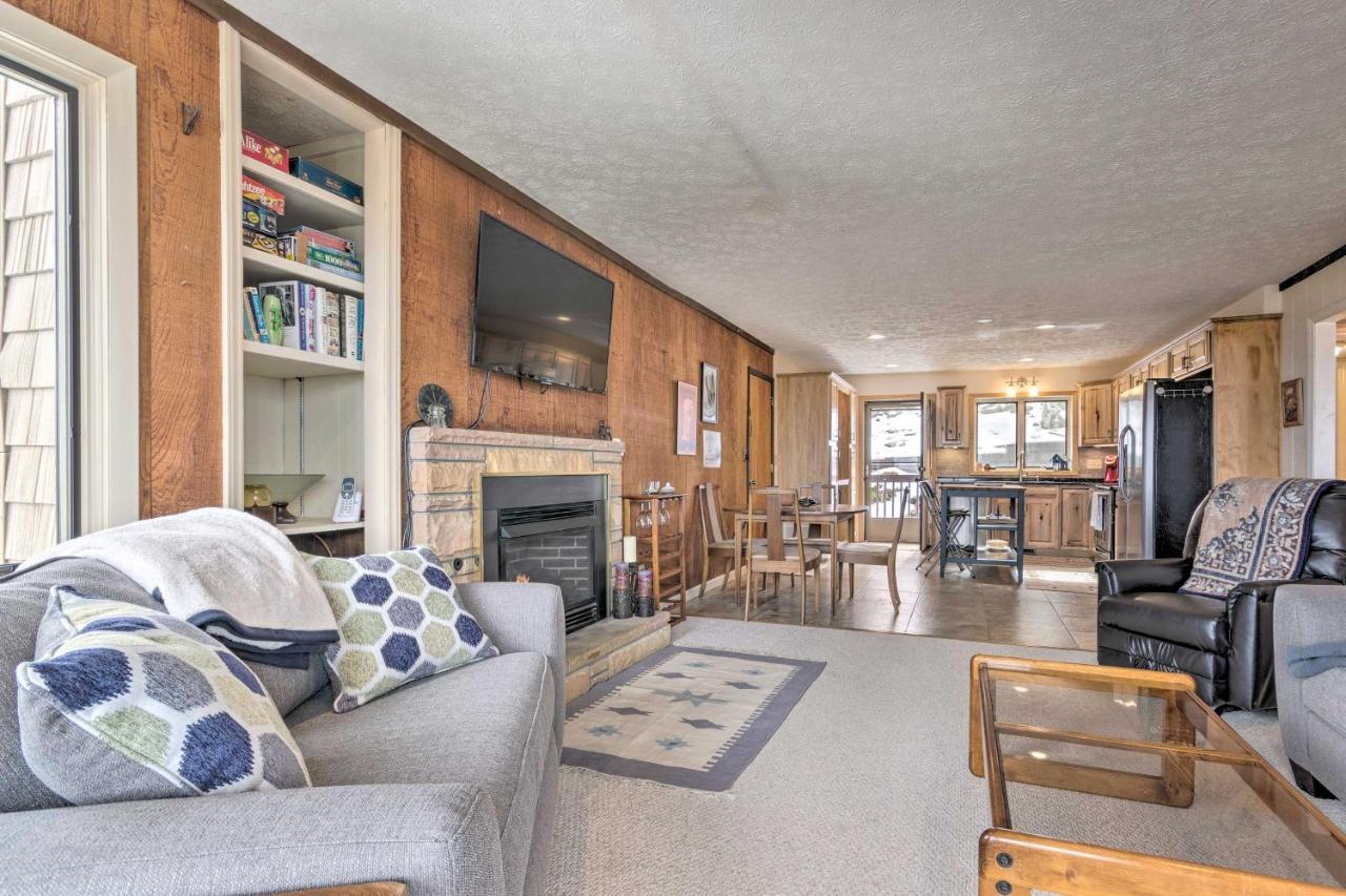 Beech Mountain Retreat With Pool Access Near Slopes! Villa Bagian luar foto
